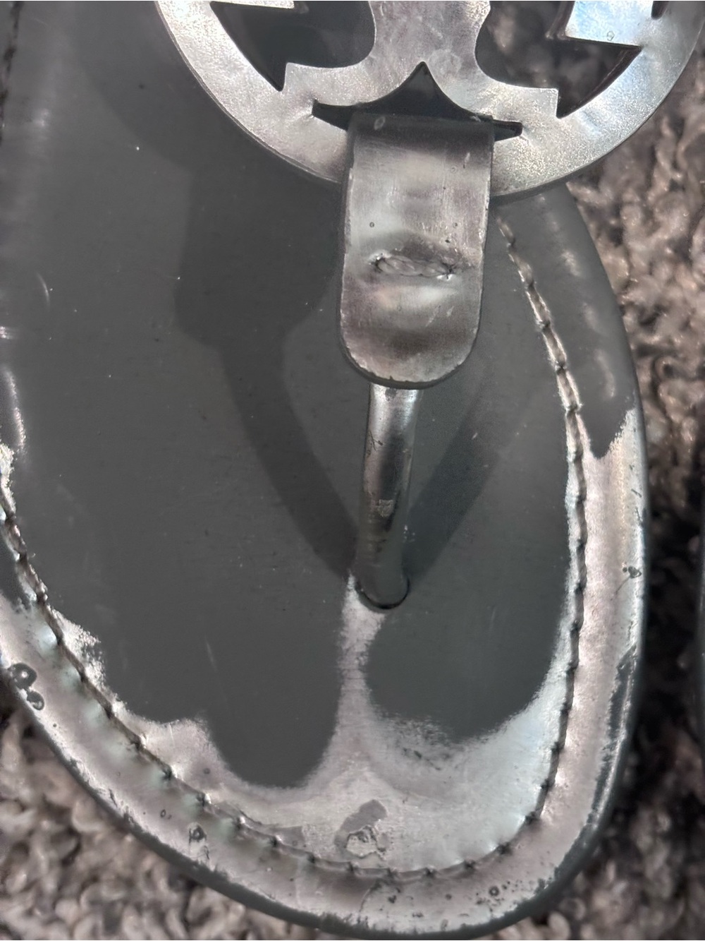 Tory Burch Silver Metallic Logo Thong Sandals - Picture 4 of 10